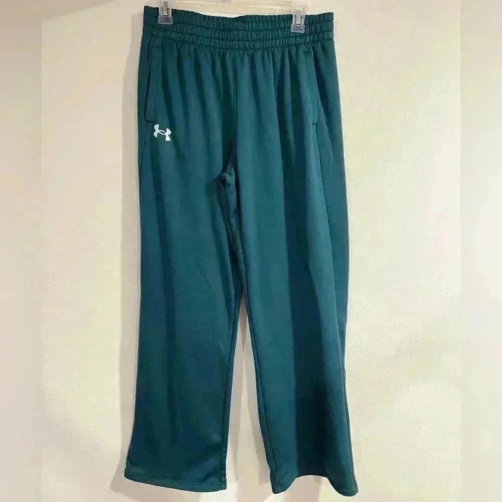 Under Armour men's sweatpants/track pants size M in brand new condition. Casual